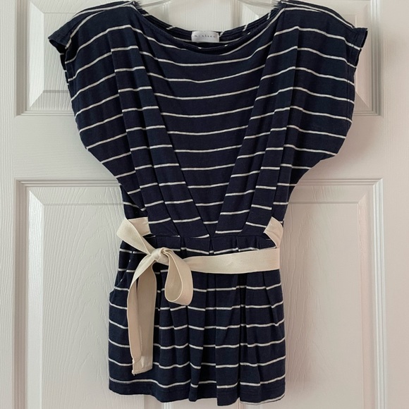Navy & cream color top. Great with shorts! - Picture 6 of 6
